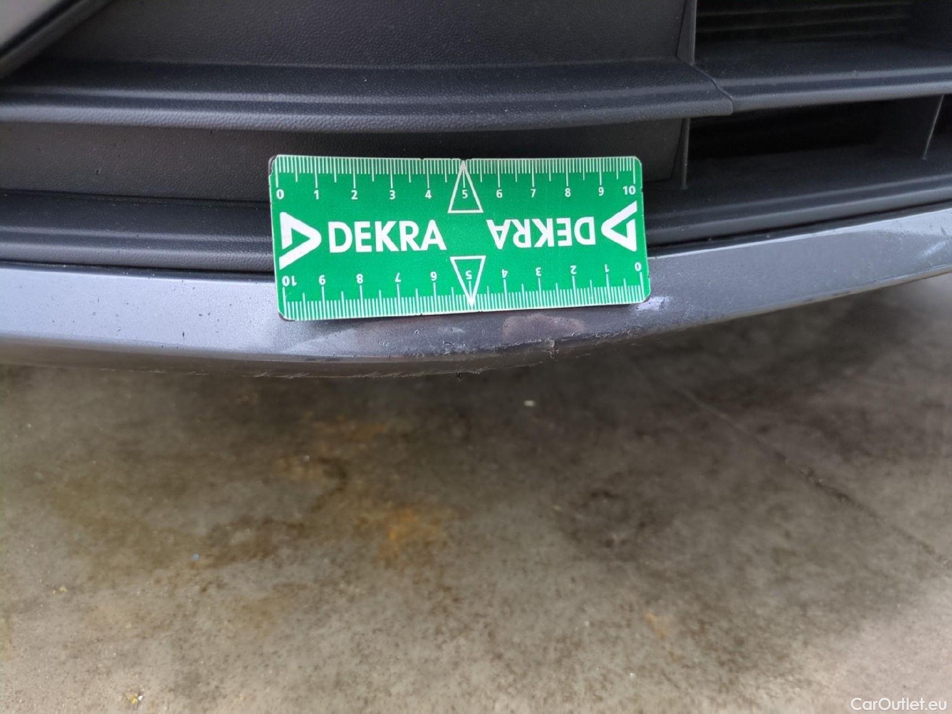  Volkswagen  Golf  VII Berline Confortline Business BMT 1.0 TSI 115CV BVM6 E6dT #30