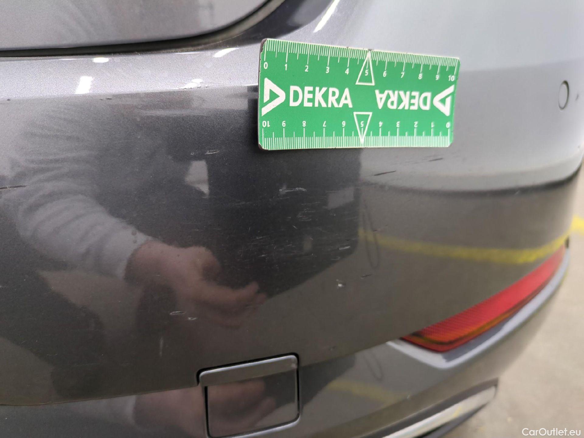  Volkswagen  Golf  VII Berline Confortline Business BMT 1.0 TSI 115CV BVM6 E6dT #48