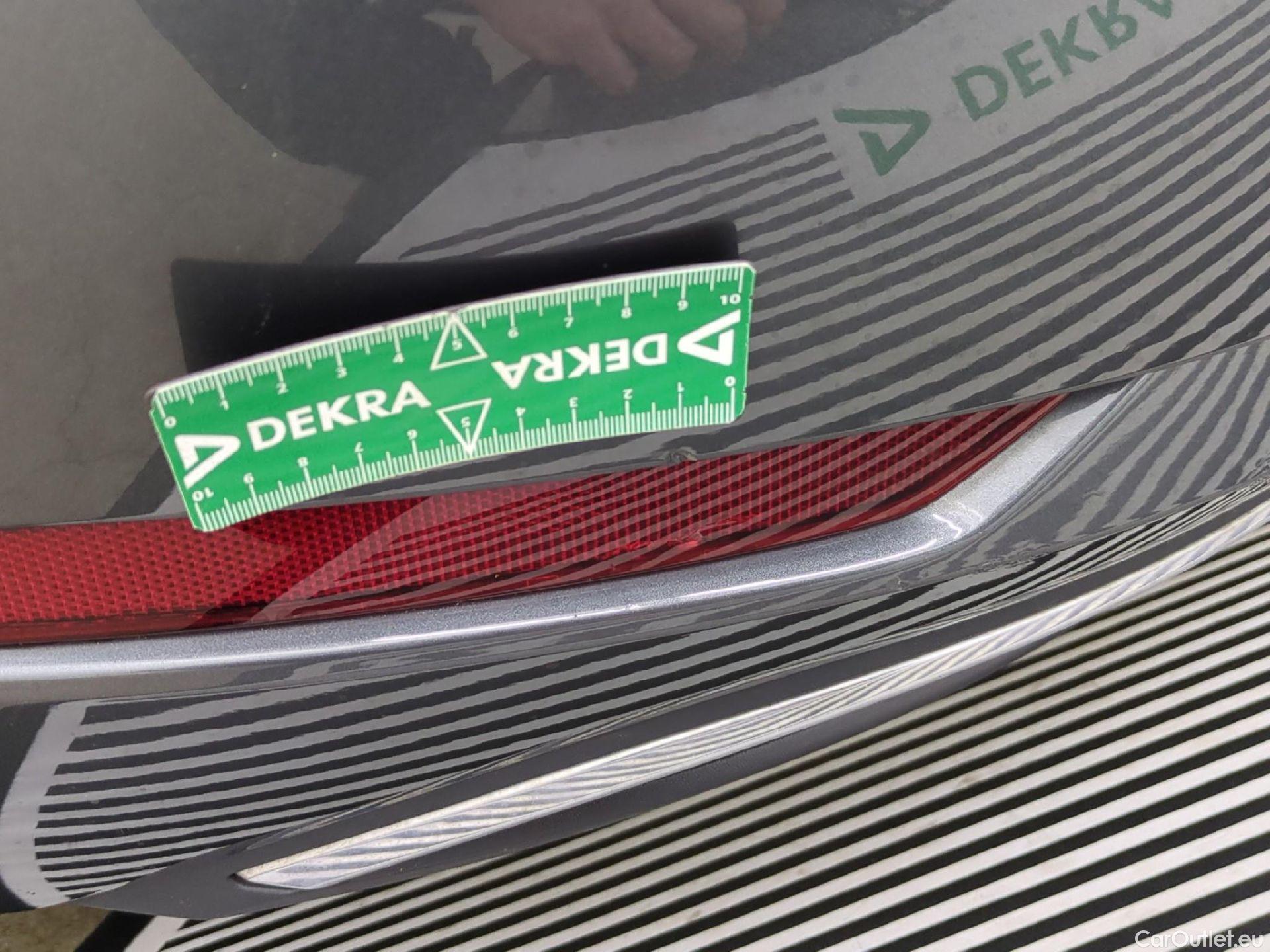  Volkswagen  Golf  VII Berline Confortline Business BMT 1.0 TSI 115CV BVM6 E6dT #50