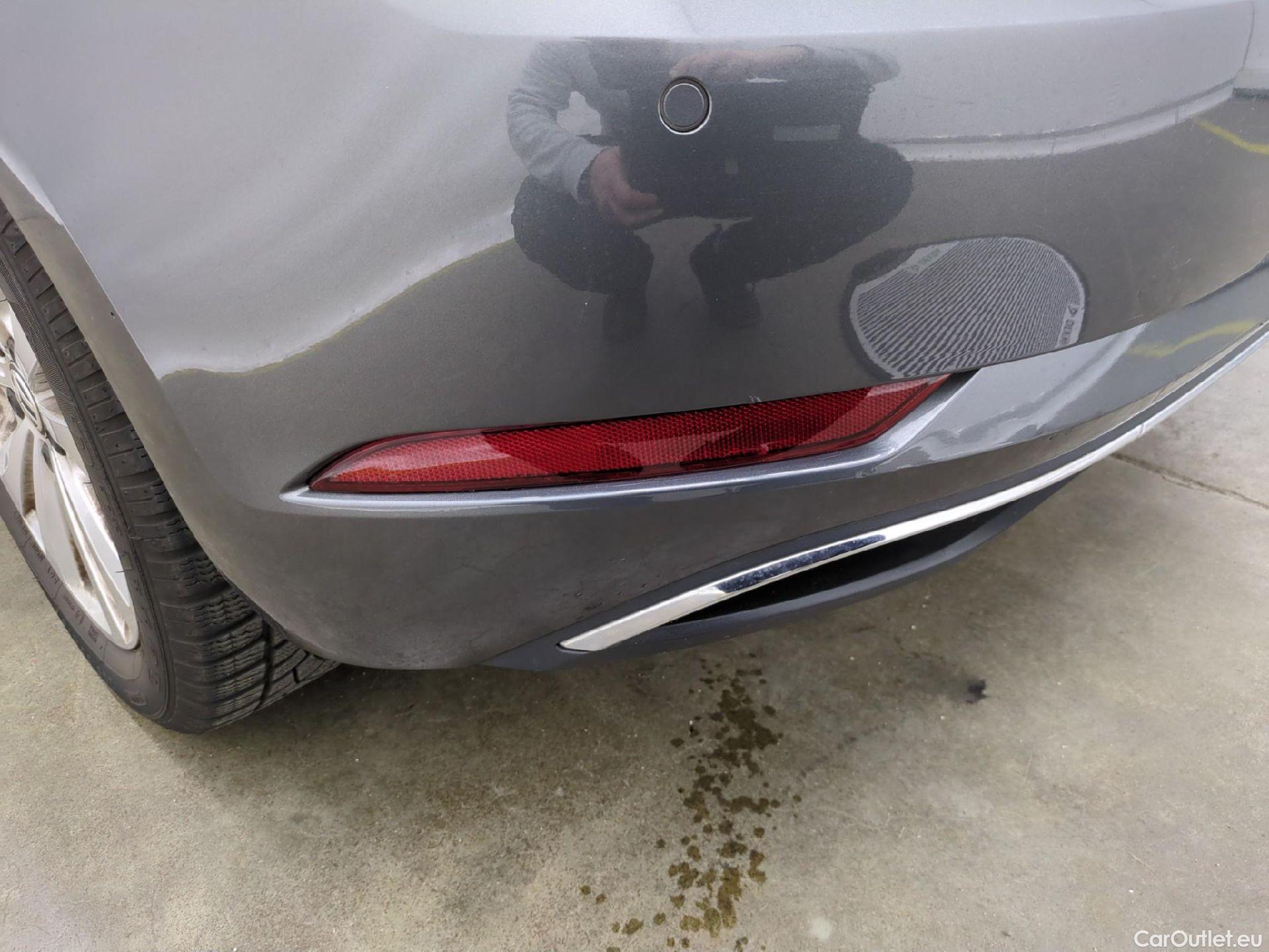  Volkswagen  Golf  VII Berline Confortline Business BMT 1.0 TSI 115CV BVM6 E6dT #40