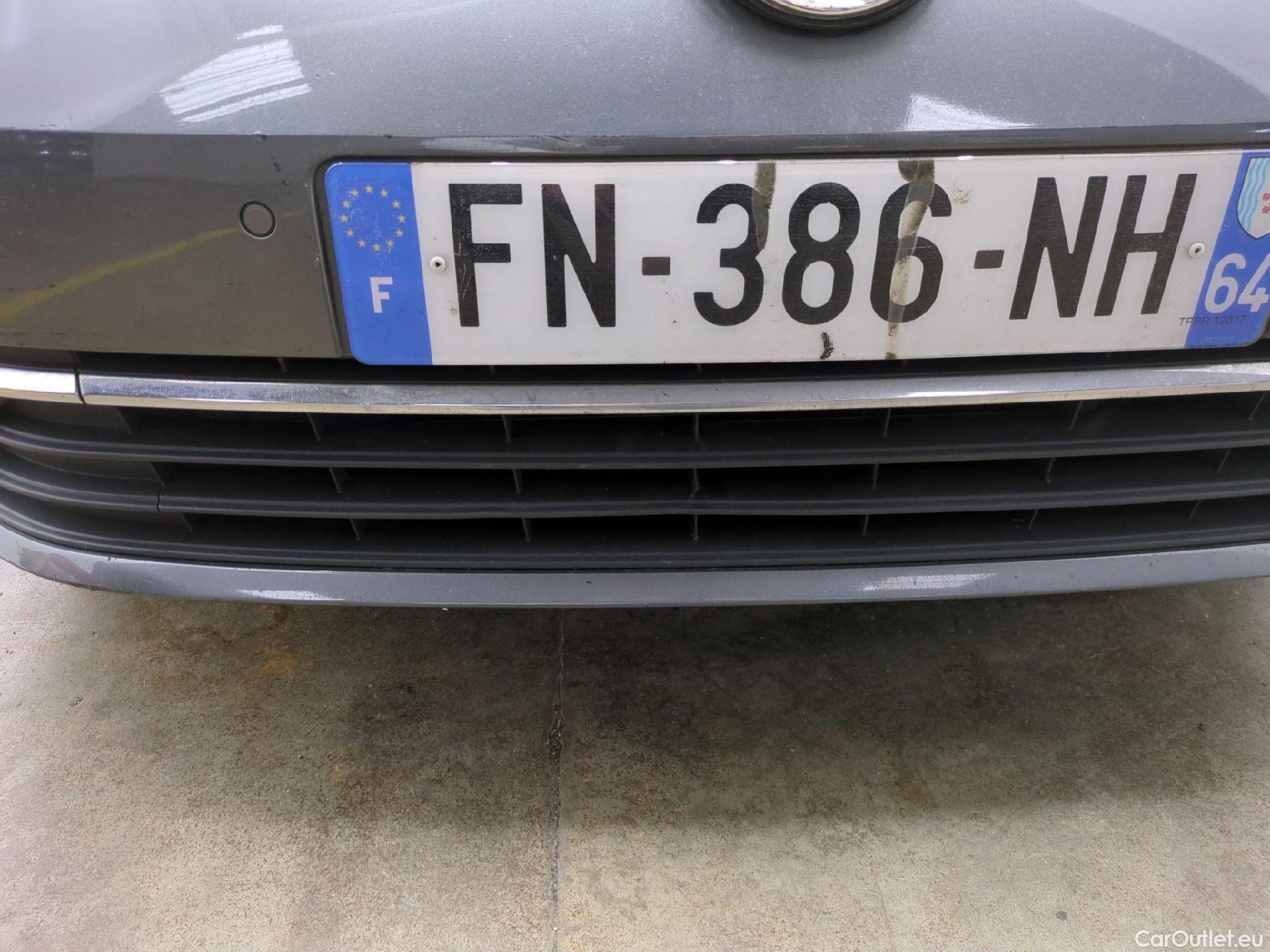  Volkswagen  Golf  VII Berline Confortline Business BMT 1.0 TSI 115CV BVM6 E6dT #56