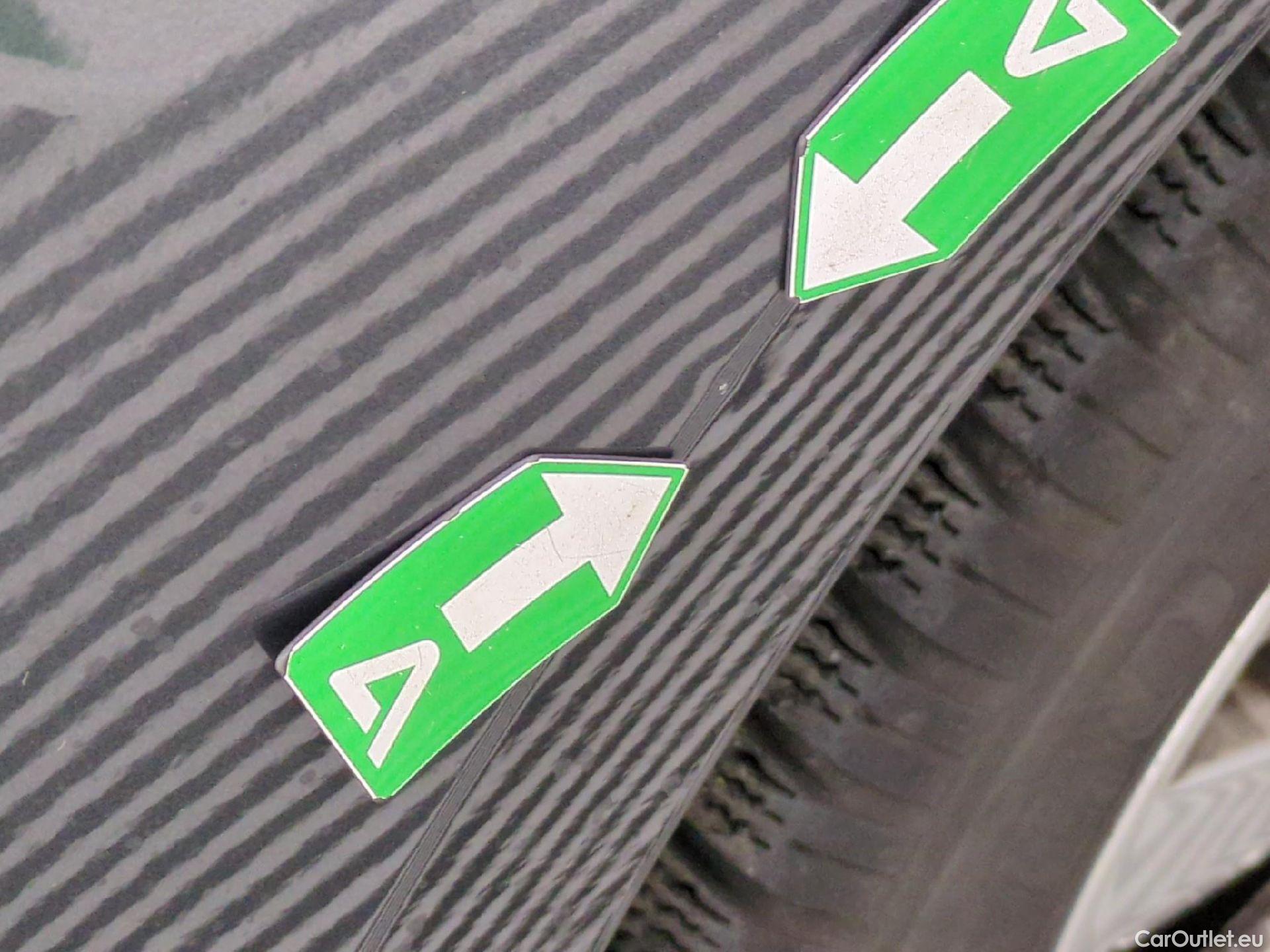  Volkswagen  Golf  VII Berline Confortline Business BMT 1.0 TSI 115CV BVM6 E6dT #24