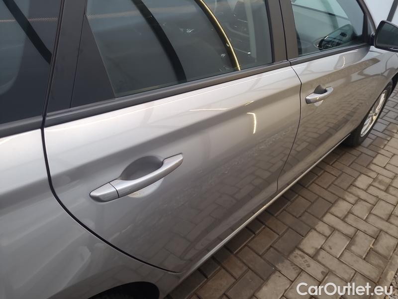  Hyundai  i30   cw (PD)(2017->)  kom.1.0TGDI 120 Comfort #3