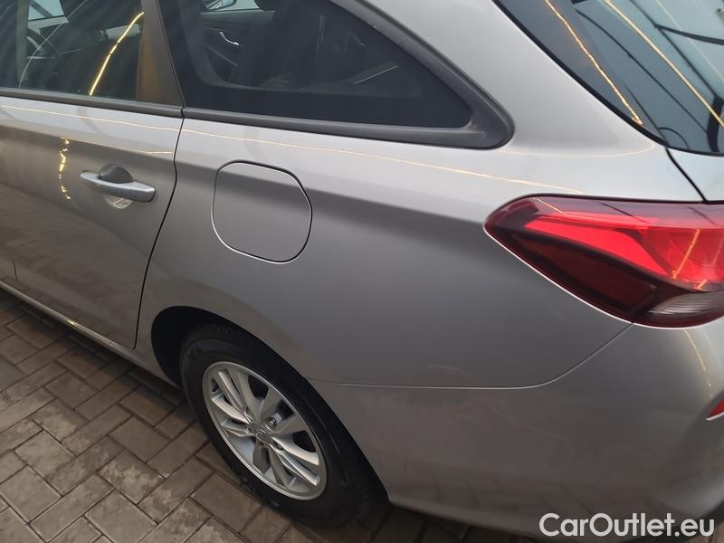  Hyundai  i30   cw (PD)(2017->)  kom.1.0TGDI 120 Comfort #6