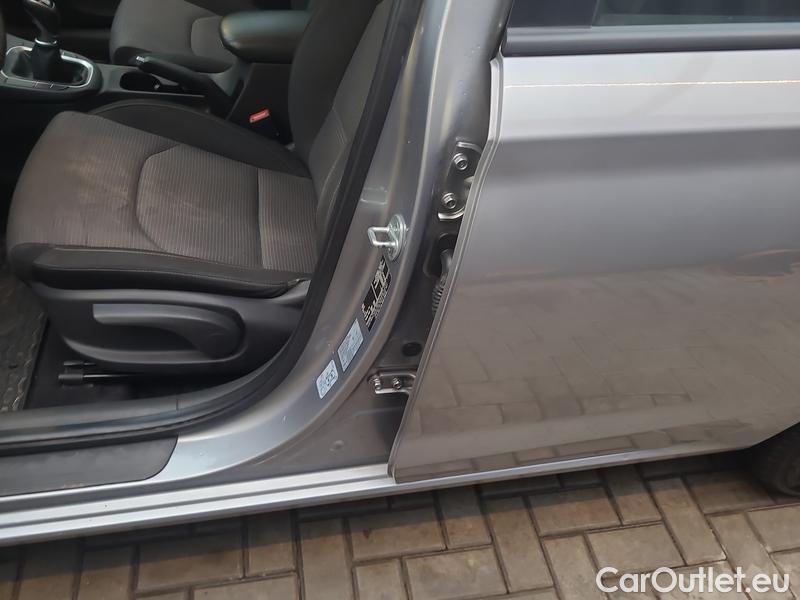  Hyundai  i30   cw (PD)(2017->)  kom.1.0TGDI 120 Comfort #14