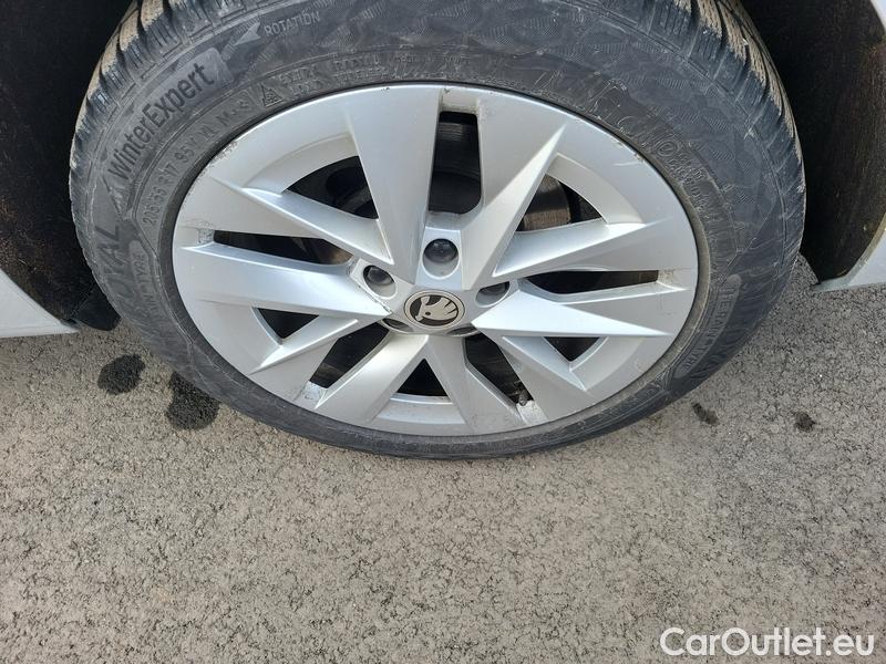  Skoda  Octavia  Combi (NX3)(2020) Oct.Combi 2.0TDI 110 Style AT #4