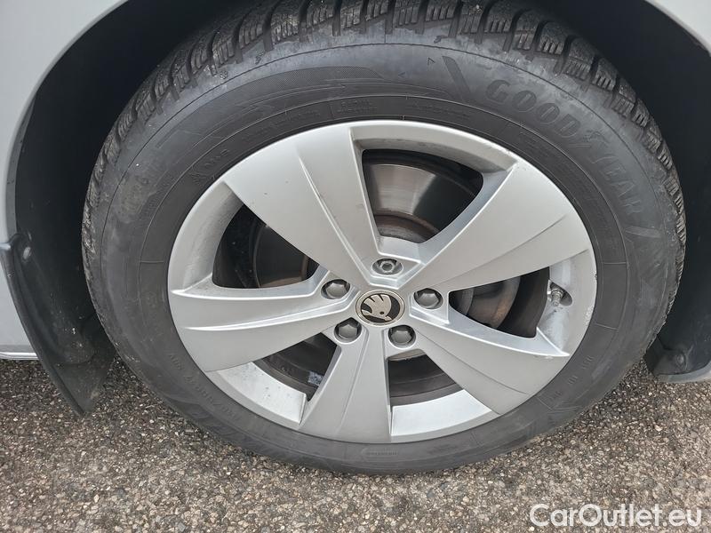  Skoda  Superb  Combi (3V5)(2015) Su.C.2.0TDI 147 4x4 Style Aut #11