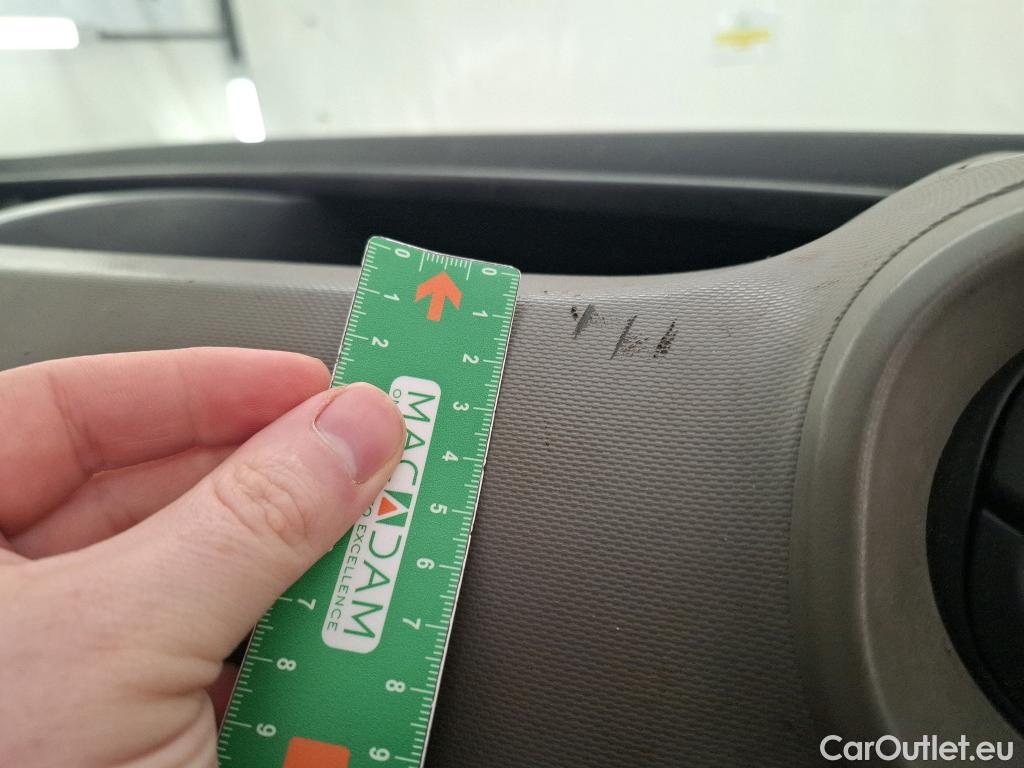  Renault  Trafic RENAULT  VU 4p Fourgon CA CF L2H1 1200 dCi 95 E6 #72