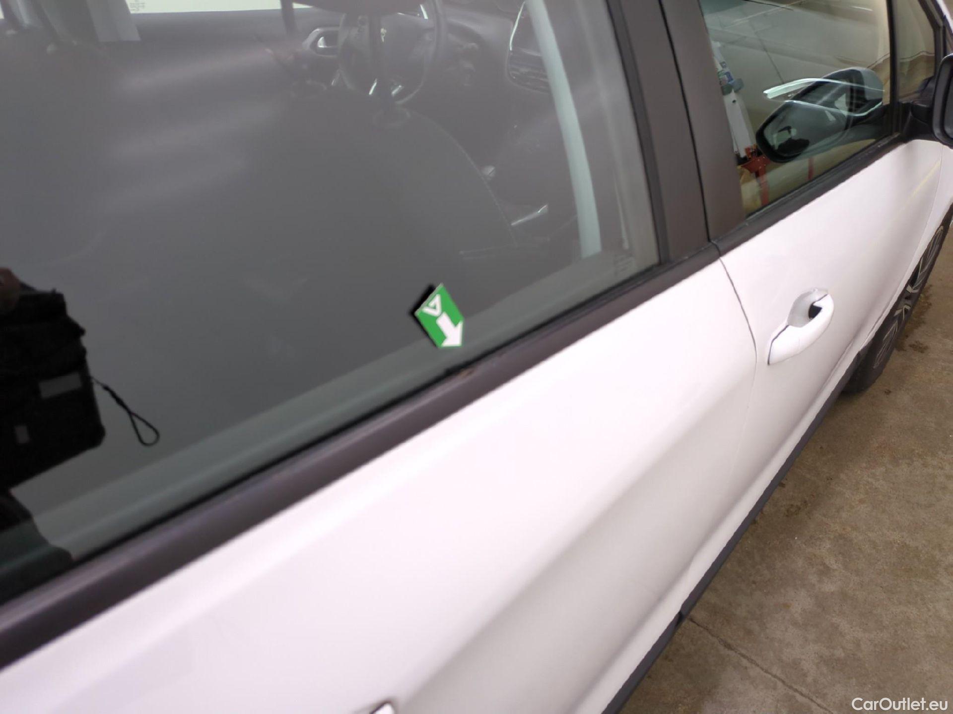  Peugeot  2008  Active Business 1.5 HDi 100CV BVM5 E6dT #15