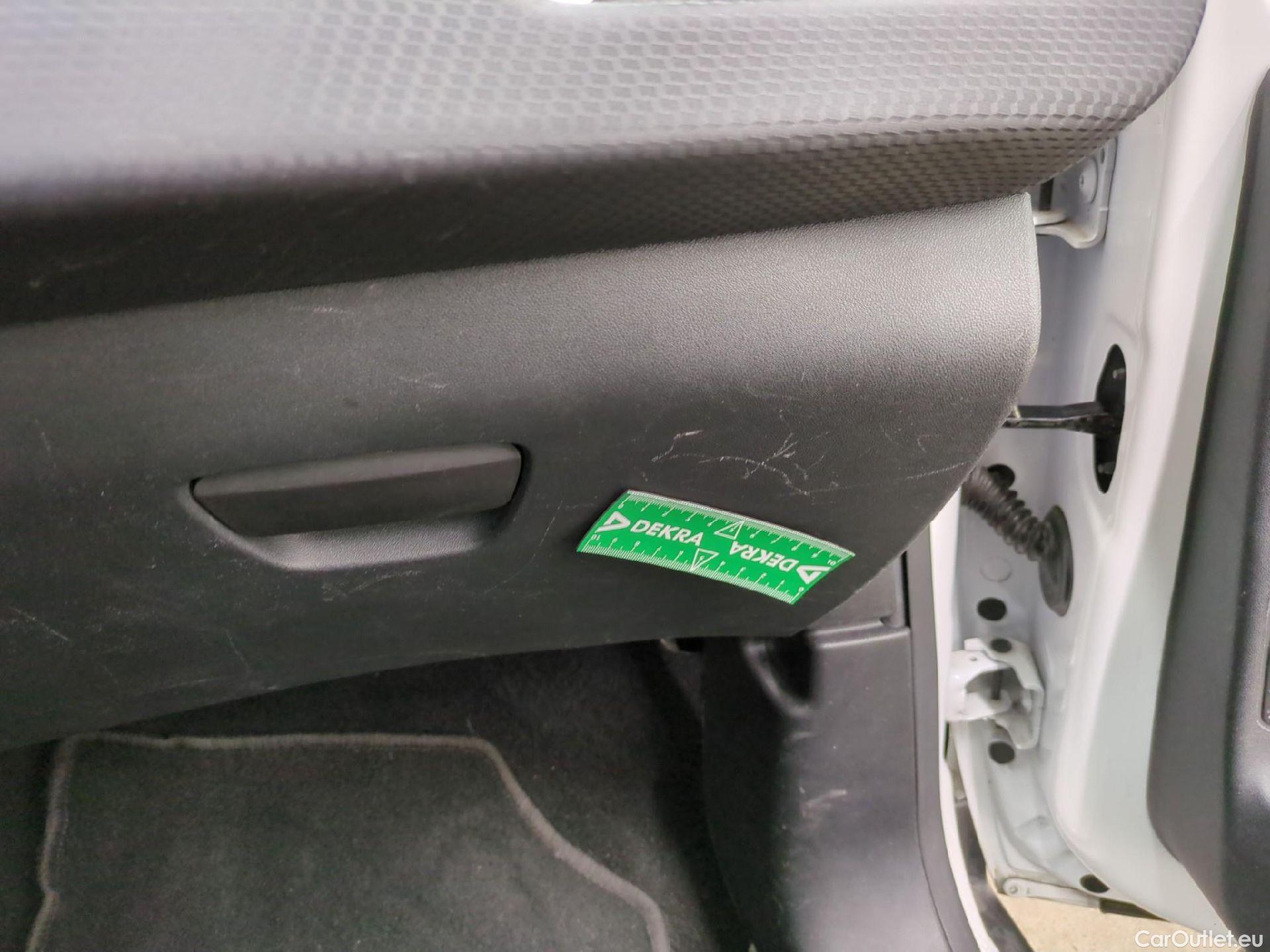  Peugeot  2008  Active Business 1.5 HDi 100CV BVM5 E6dT #10