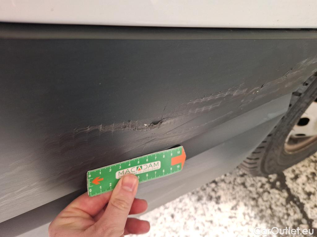  Renault  Trafic RENAULT  VU 4p Fourgon CA CF L2H1 1200 dCi 95 E6 #51