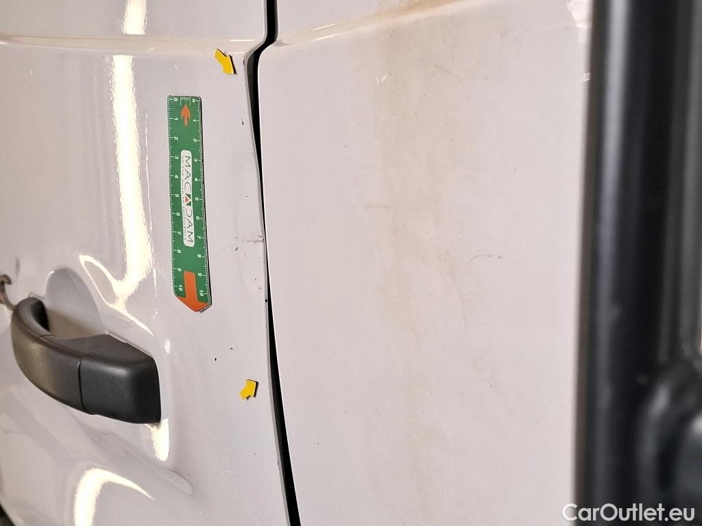  Renault  Trafic RENAULT  VU 4p Fourgon CA CF L2H1 1200 dCi 95 E6 #38