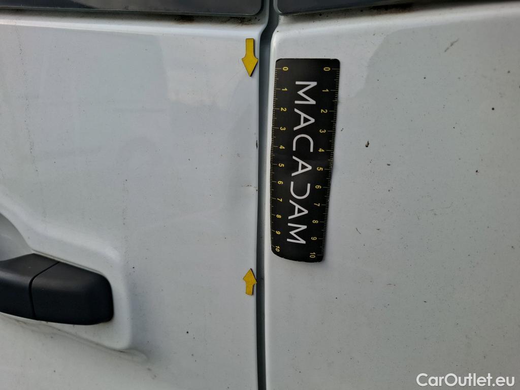  Renault  Trafic RENAULT  / 2019 / 4P / Combi Zen L1 dCi 120 S&S - 8 pl #6