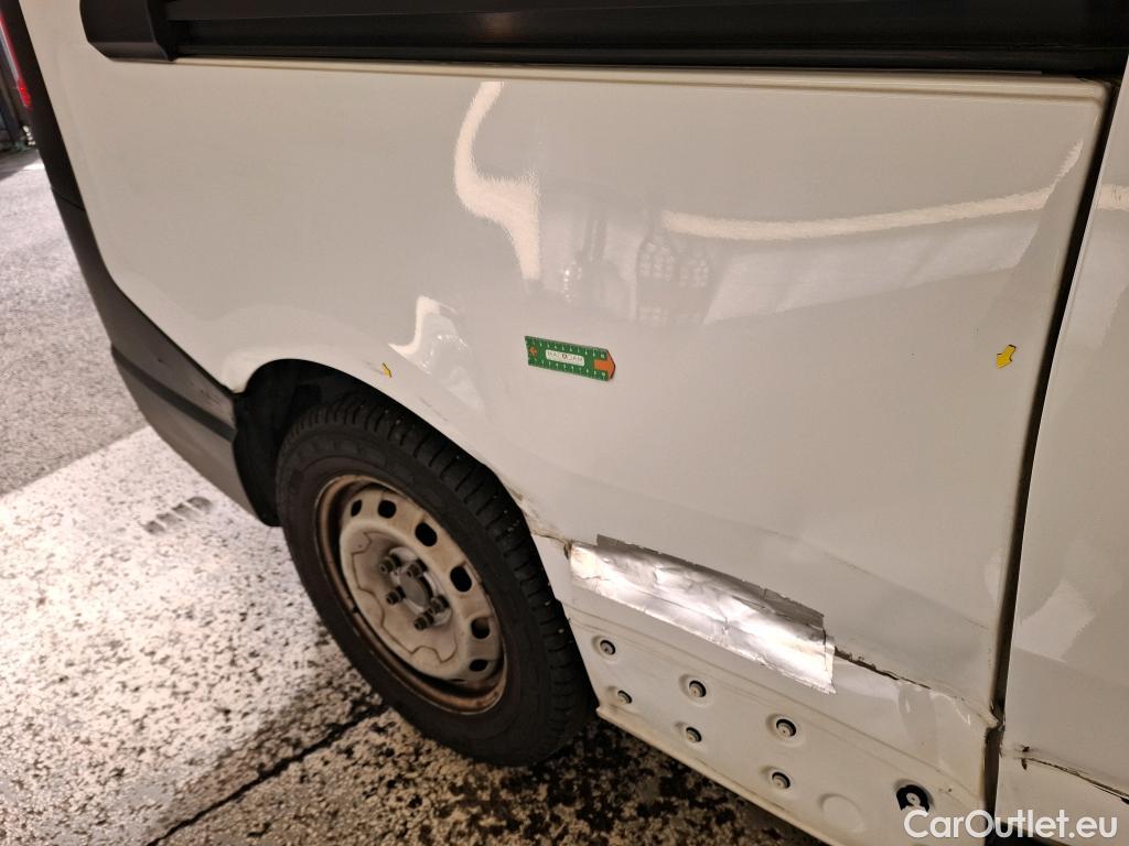  Renault  Trafic RENAULT  VU 4p Fourgon CA CF L2H1 1200 dCi 95 E6 #10