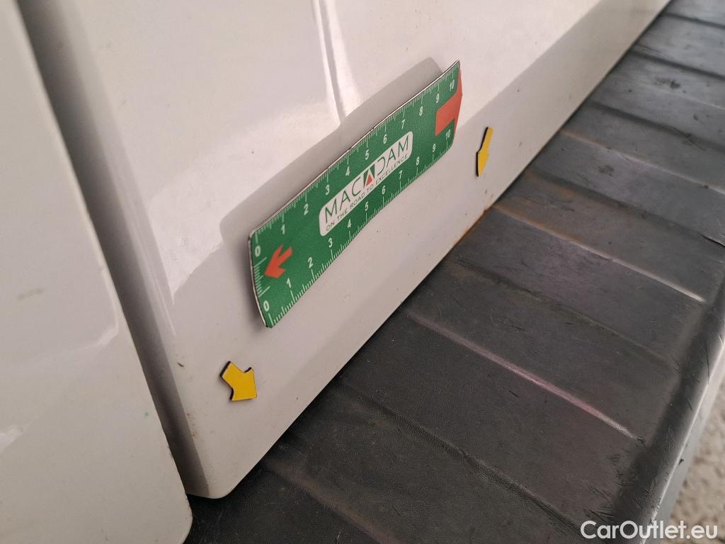  Renault  Trafic RENAULT  VU 4p Fourgon CA CF L2H1 1200 dCi 95 E6 #22