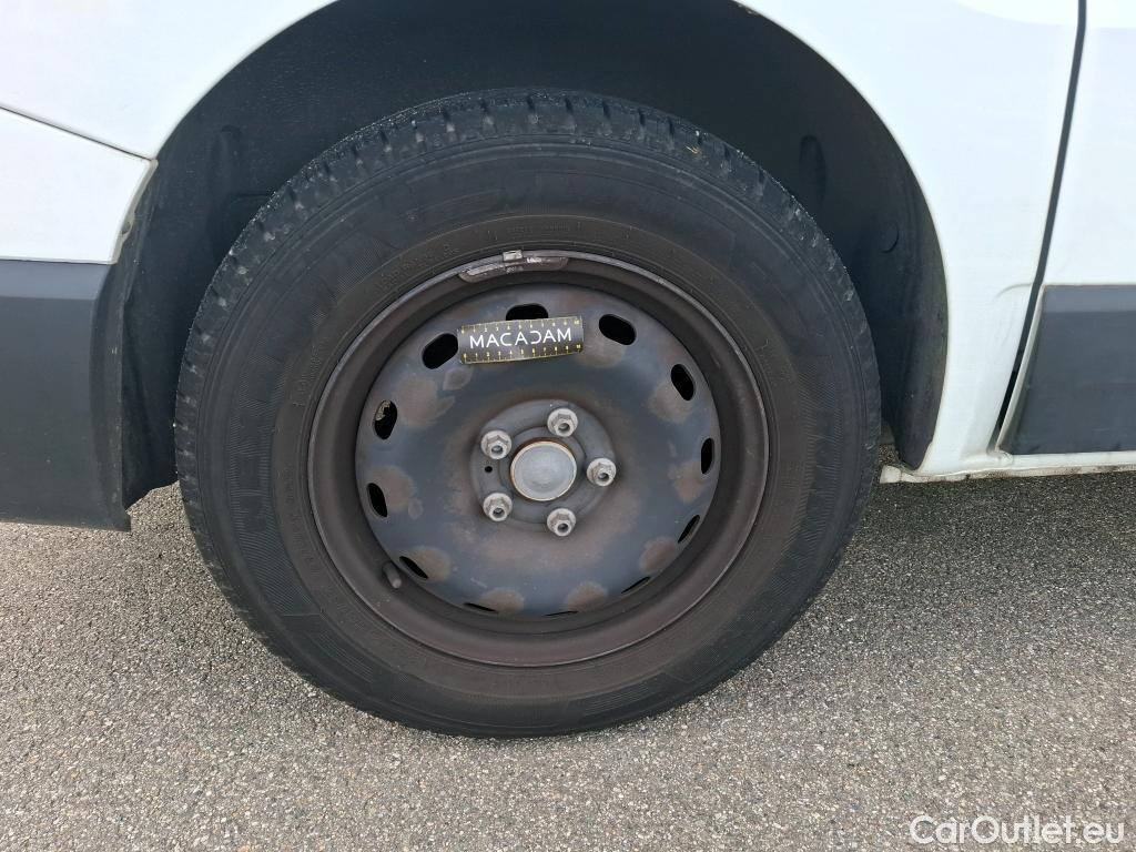  Renault  Trafic RENAULT  / 2019 / 4P / Combi Zen L1 dCi 120 S&S - 8 pl #14