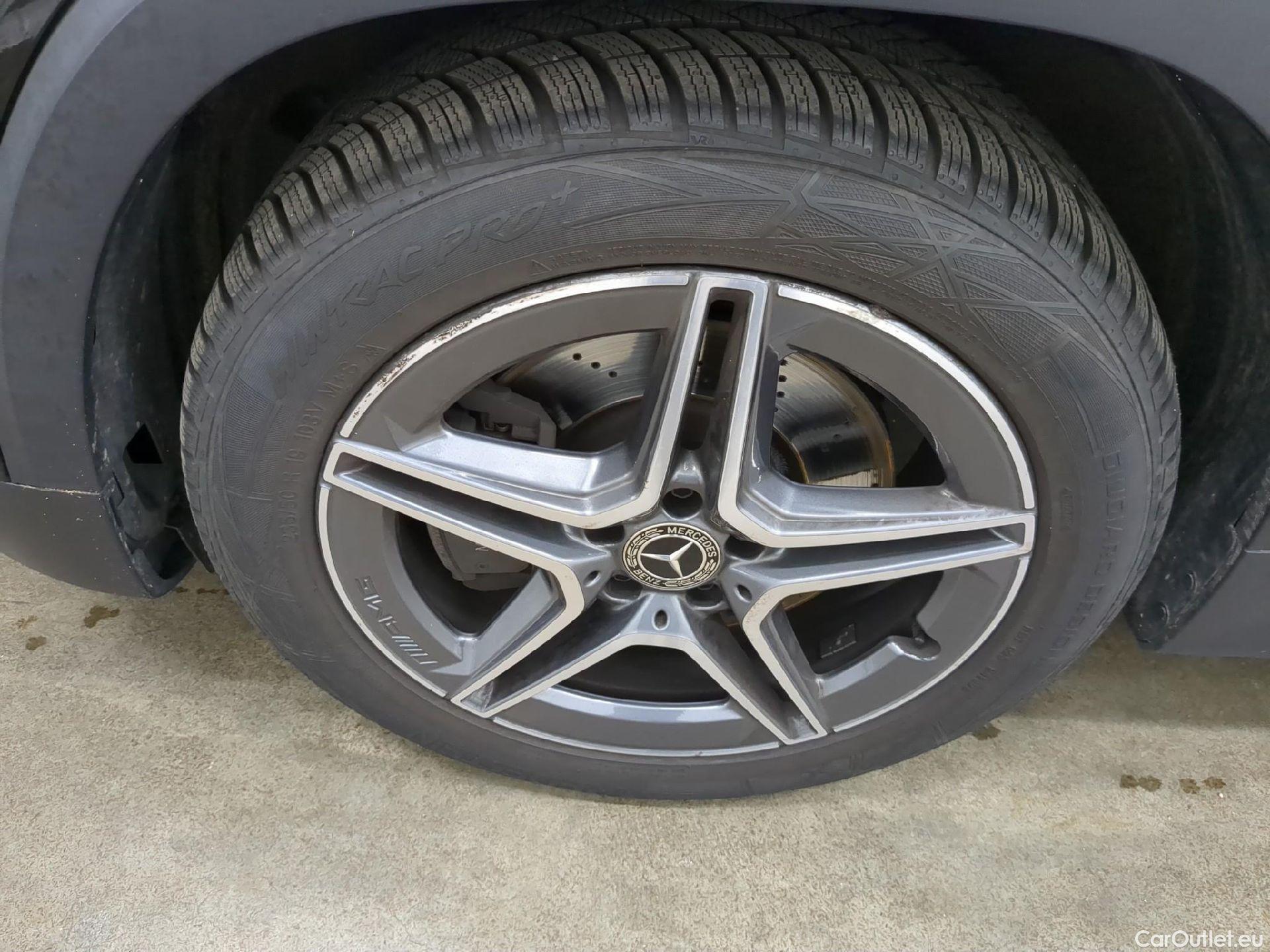  Mercedes  GLB MERCEDES-BENZ  / 2019 / 5P / SUV  220 d AMG Line 4Matic #3