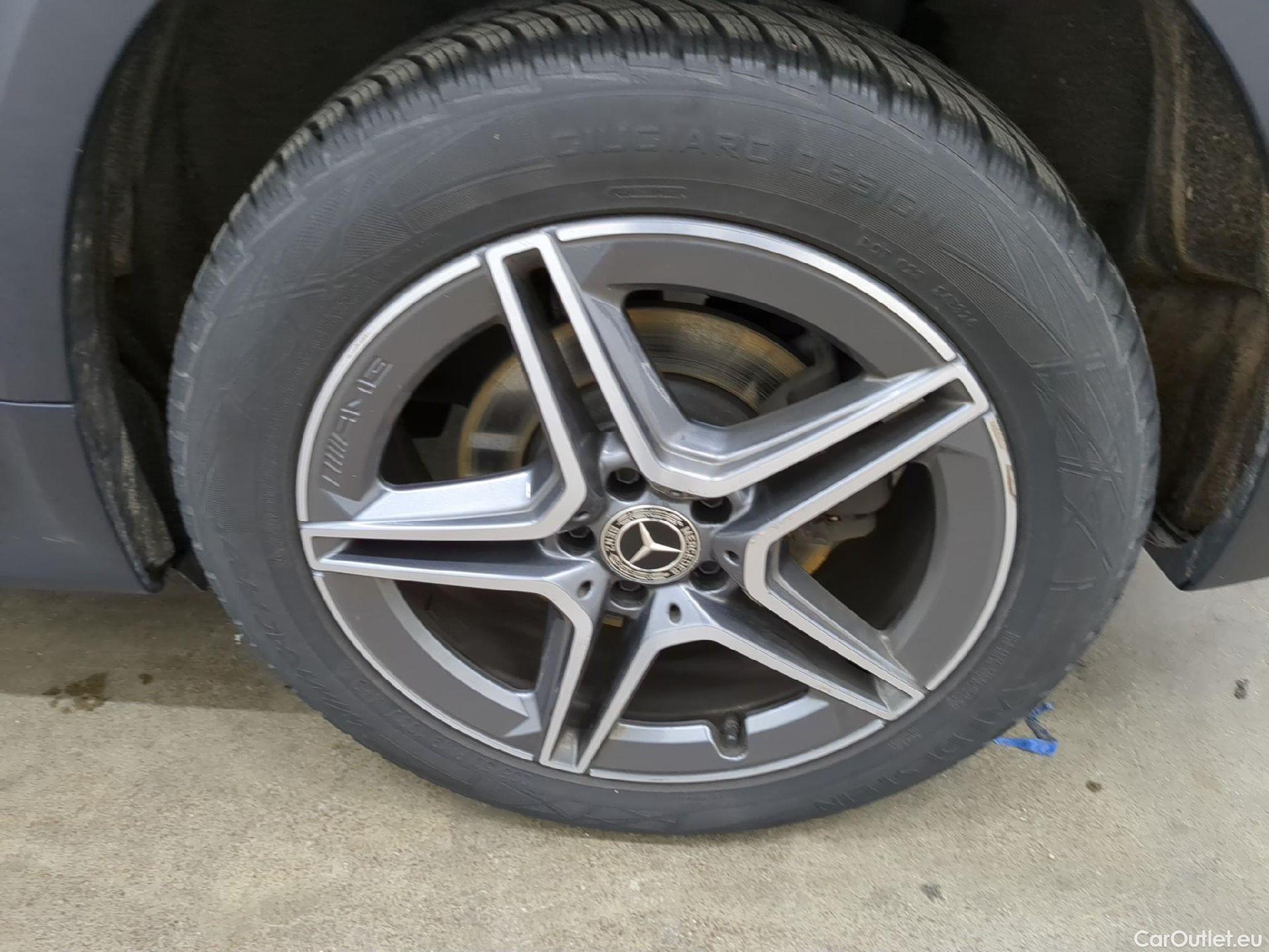  Mercedes  GLB MERCEDES-BENZ  / 2019 / 5P / SUV  220 d AMG Line 4Matic #6