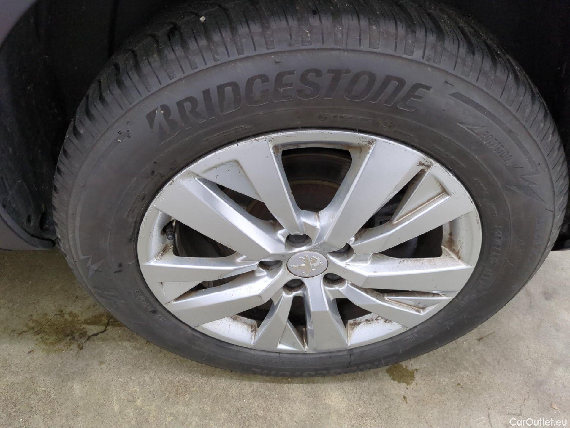  Peugeot  5008  Active Pack 1.2 PureTech 130CV BVA8 7 Sieges E6d #3