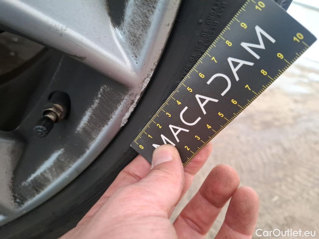  Alfa Romeo  Giulietta ALFA ROMEO Giulia / 2016 / 4P / Berline 2.2 160ch AT8 Sprint #34