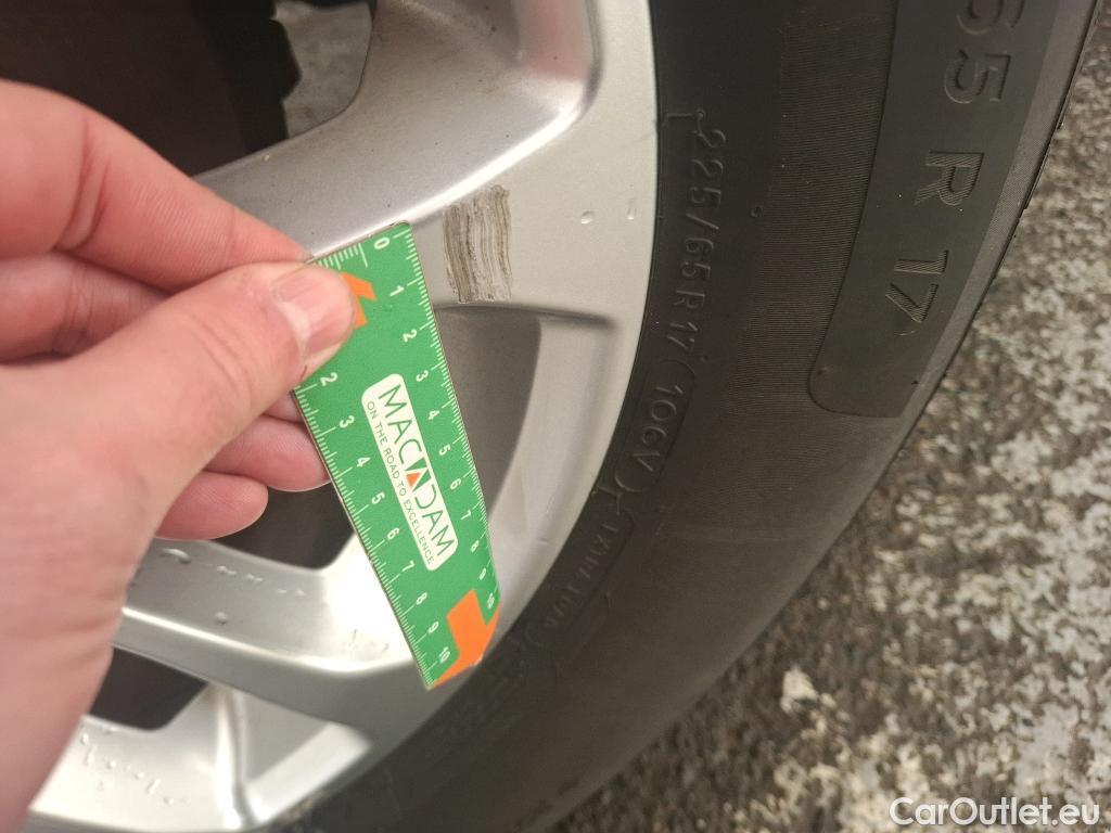  Ford  Kuga FORD  / 2019 / 5P / SUV 2.5 Duratec 190 FHEV Powershift Titanium #16