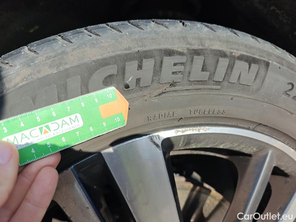  Peugeot  3008 PEUGEOT  / 2020 / 5P / todoterreno 1.5 BlueHDi 96kW (130CV) S&S Allure EAT8 #9