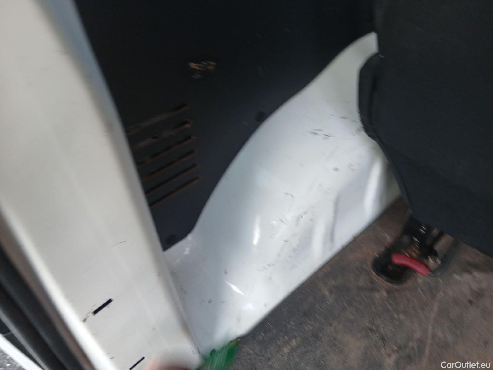  Peugeot  Expert PEUGEOT  / 2016 / 4P / combi Combi BlueHDi 145 S&S Standard #35