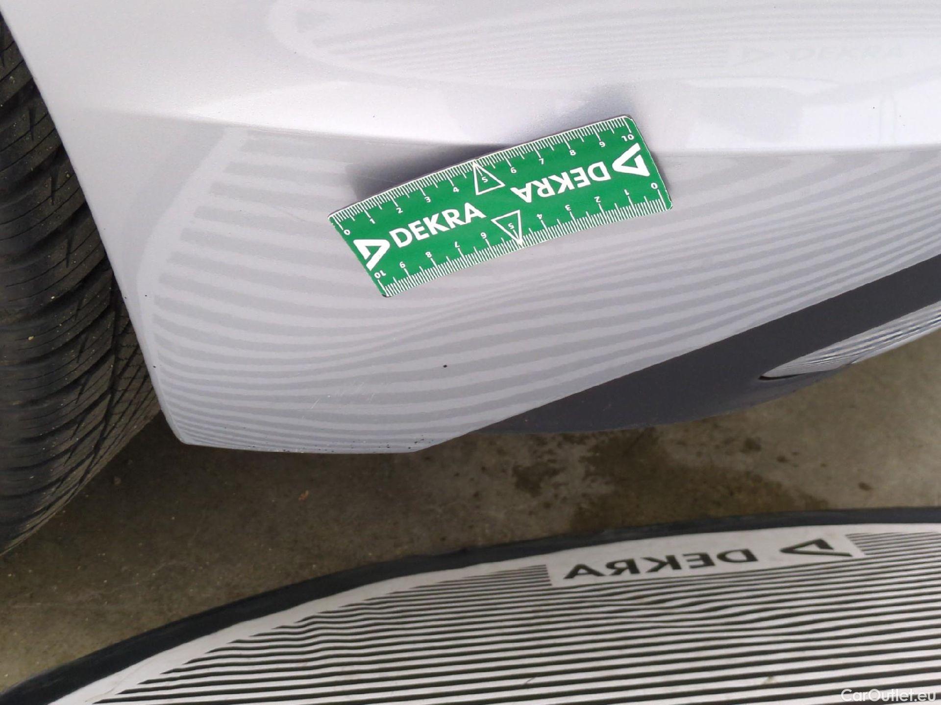  Volkswagen  Golf  VOLKSWAGEN / 2020 / 5P / Berline 1.4 eHybrid OPF 204 DSG6 Style #27