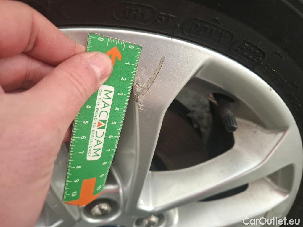  Ford  Kuga FORD  / 2019 / 5P / SUV 2.5 Duratec 190 FHEV Powershift Titanium #15