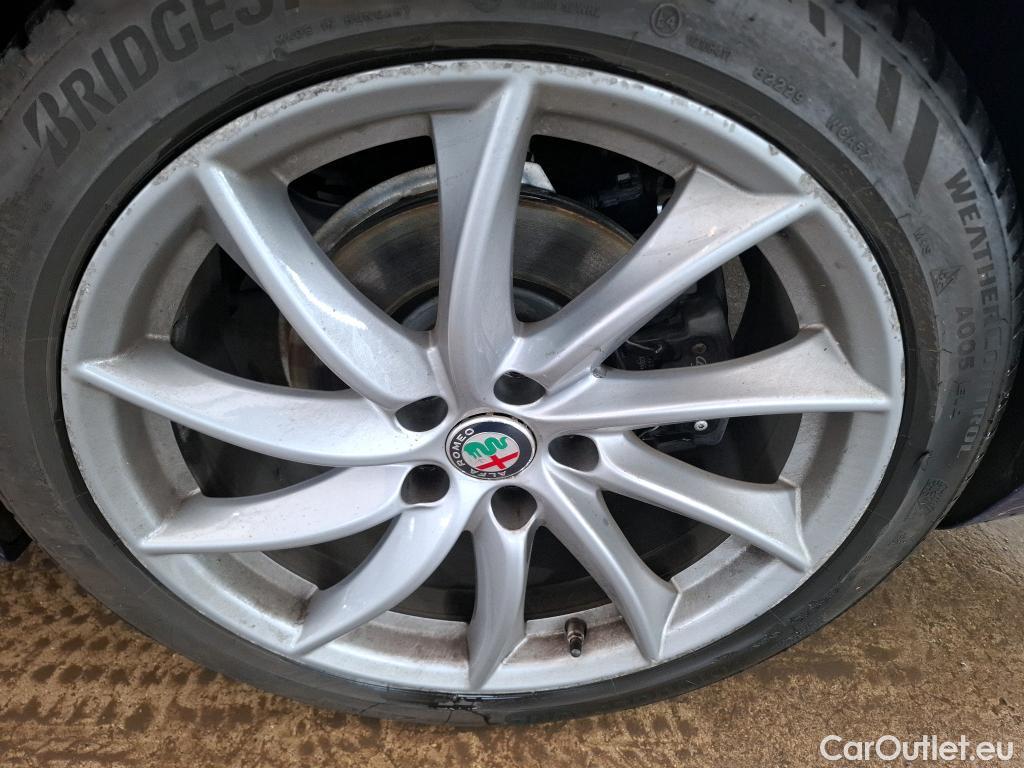  Alfa Romeo  Giulietta ALFA ROMEO Giulia / 2016 / 4P / Berline 2.2 160ch AT8 Sprint #11