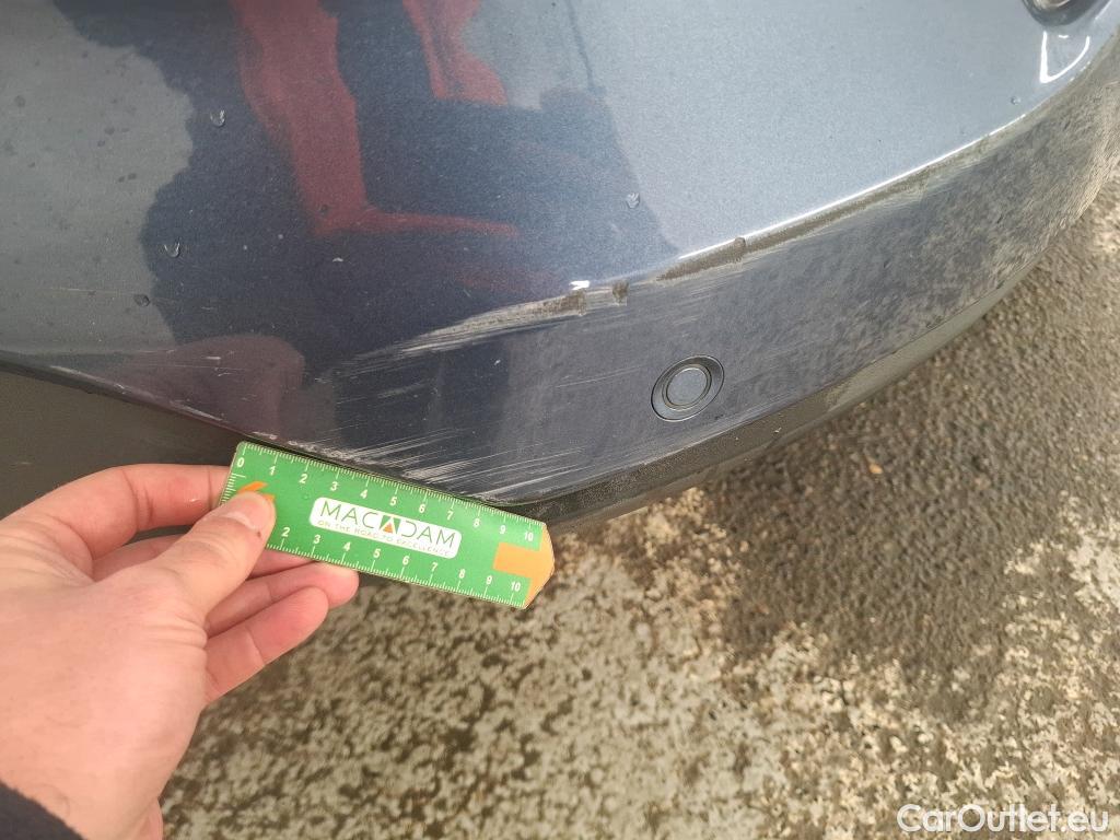  Ford  Kuga FORD  / 2019 / 5P / SUV 2.5 Duratec 190 FHEV Powershift Titanium #9