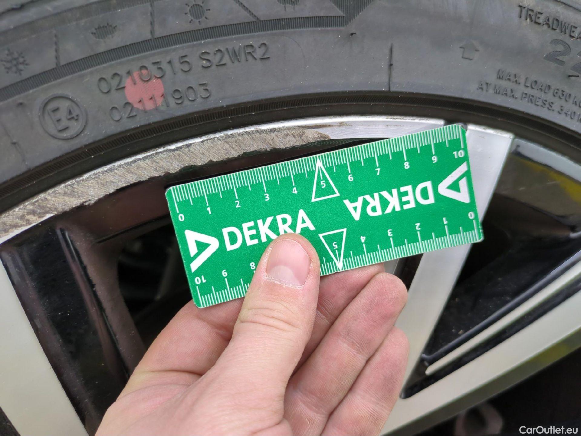  Volkswagen  Golf  VOLKSWAGEN / 2020 / 5P / Berline 1.4 eHybrid OPF 204 DSG6 Style #9