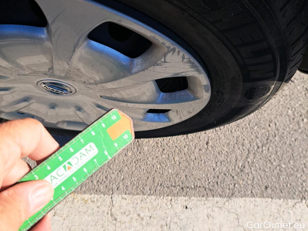  Nissan  Micra NISSAN  / 2017 / 5P / berlina con portón IG-T 68 kW (92 CV) E6D-F Acenta Sprint #37