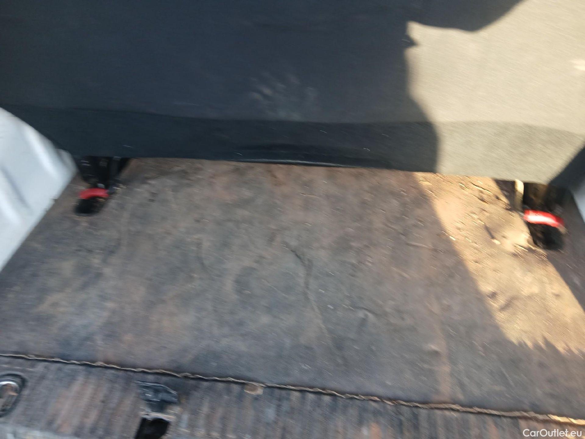  Peugeot  Expert PEUGEOT  / 2016 / 4P / combi Combi BlueHDi 145 S&S Standard #40