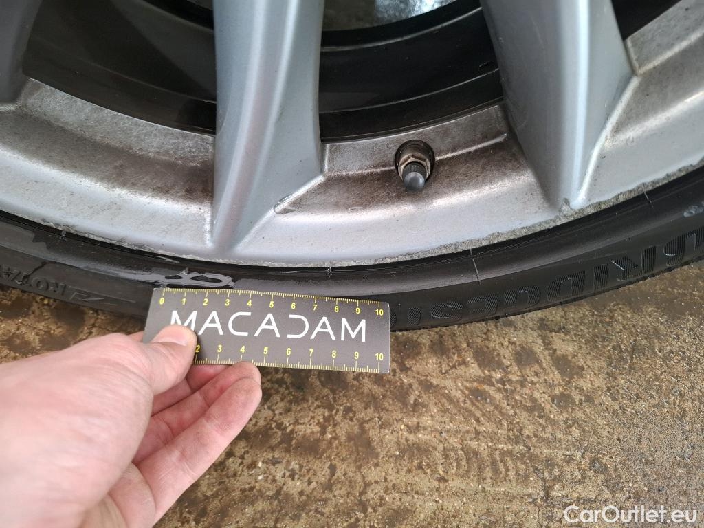  Alfa Romeo  Giulietta ALFA ROMEO Giulia / 2016 / 4P / Berline 2.2 160ch AT8 Sprint #16