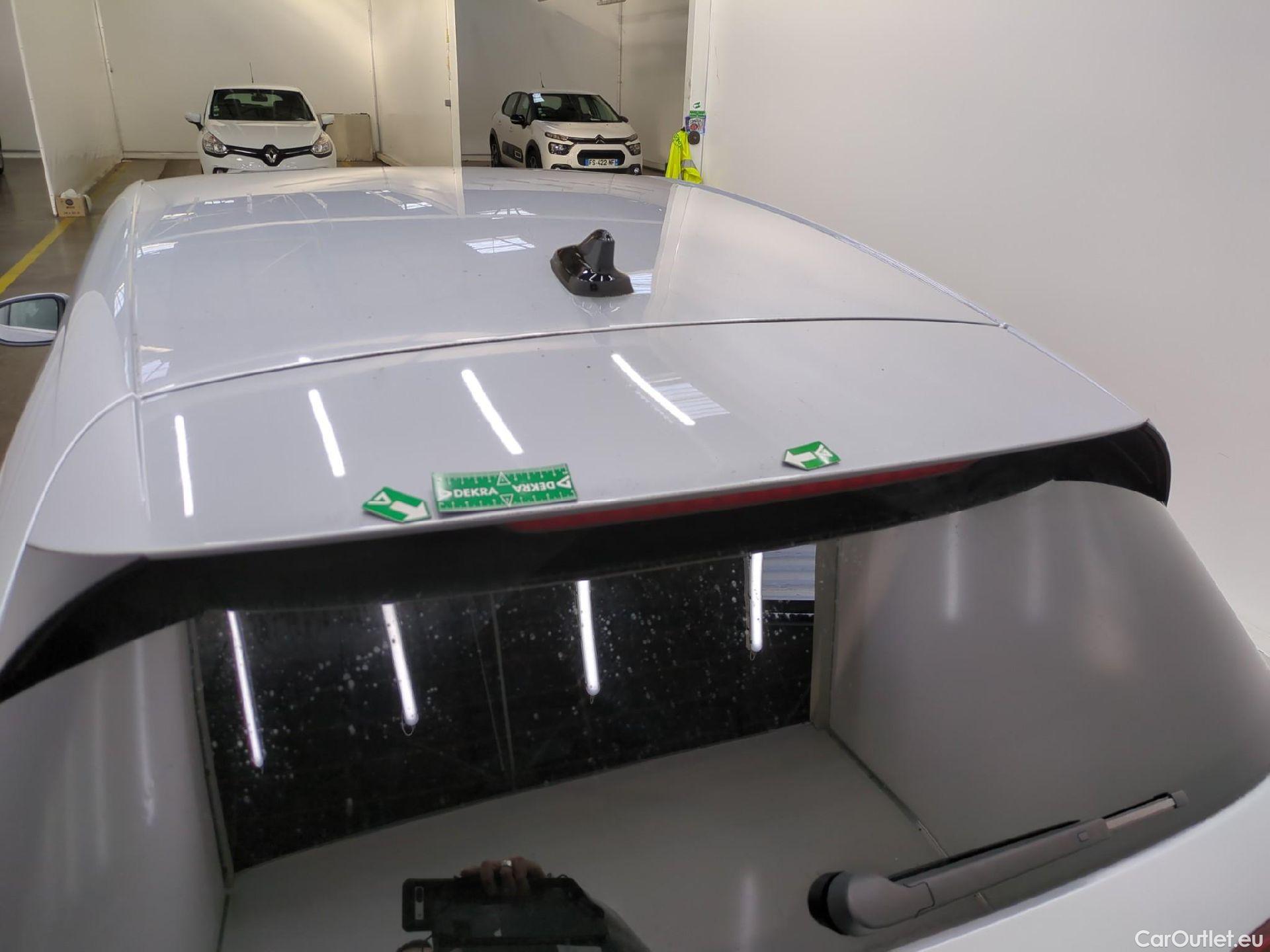  Volkswagen  Golf  VOLKSWAGEN / 2020 / 5P / Berline 1.4 eHybrid OPF 204 DSG6 Style #31