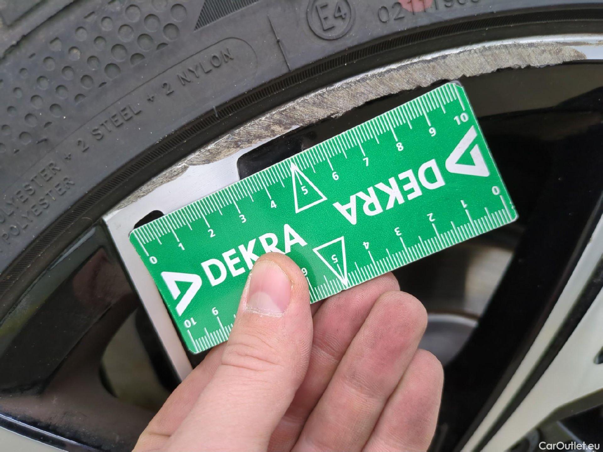  Volkswagen  Golf  VOLKSWAGEN / 2020 / 5P / Berline 1.4 eHybrid OPF 204 DSG6 Style #8