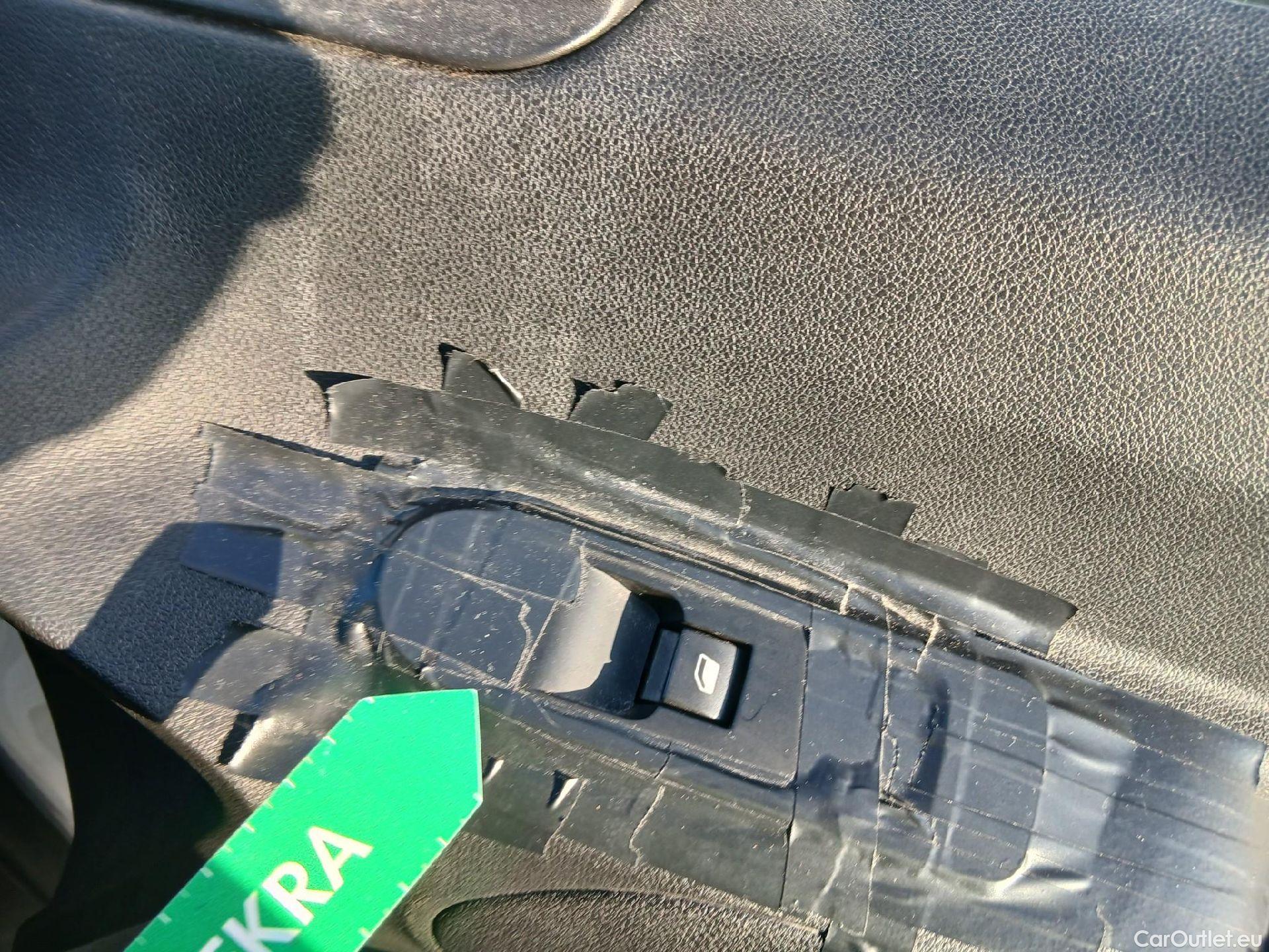  Toyota  Proace TOYOTA  City / 2020 / 4P / combi 1.5D 75kW (100CV) GX L1 (CX) #4