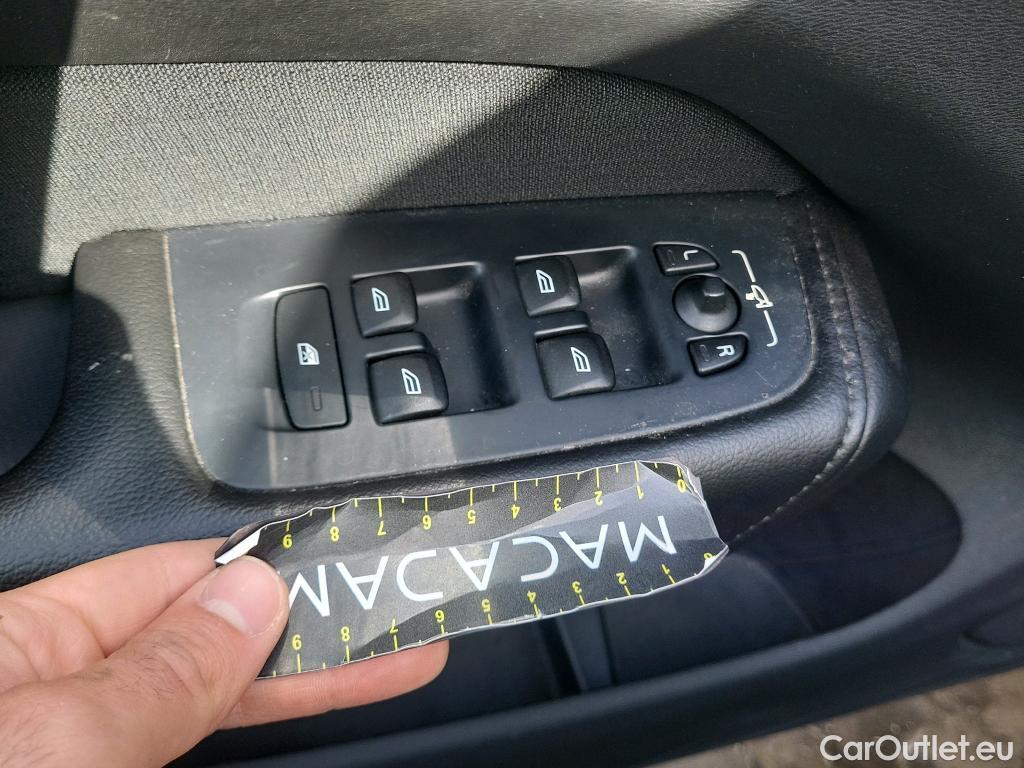  Volvo  XC60 VOLVO  / 2017 / 5P / todoterreno 2.0 D3 Momentum #4