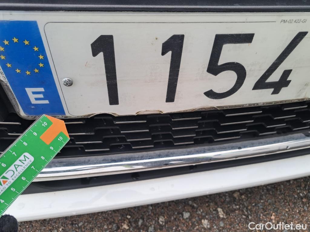  Peugeot  208 PEUGEOT  / 2015 / 5P / berlina con portón 5P Signature 1.2L PureTech 81KW (110CV) (AC) #24