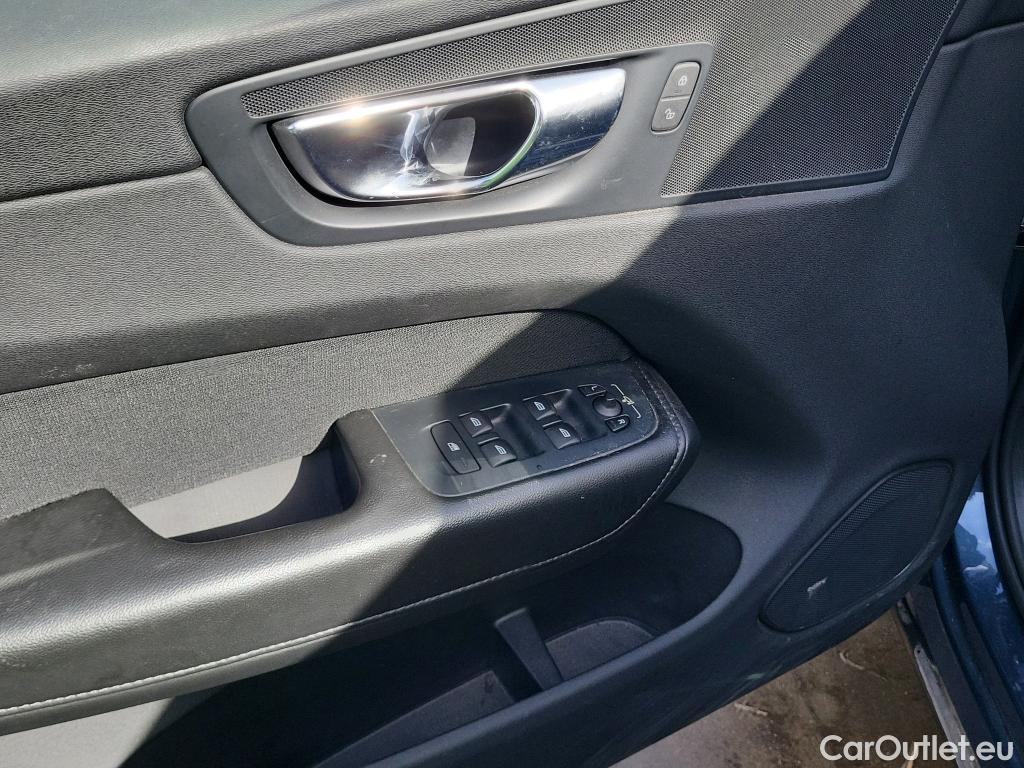  Volvo  XC60 VOLVO  / 2017 / 5P / todoterreno 2.0 D3 Momentum #3