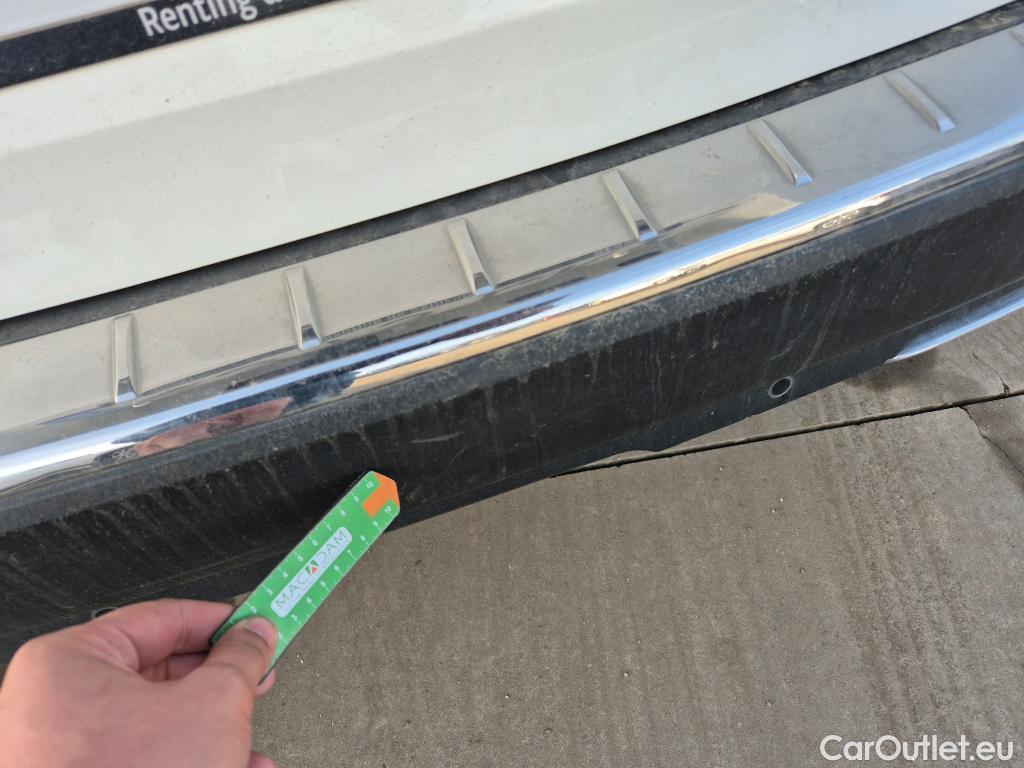  Peugeot  5008 PEUGEOT  / 2017 / 5P / todoterreno GT Line 1.6 PureTech 132kW (180CV) EAT8 #30