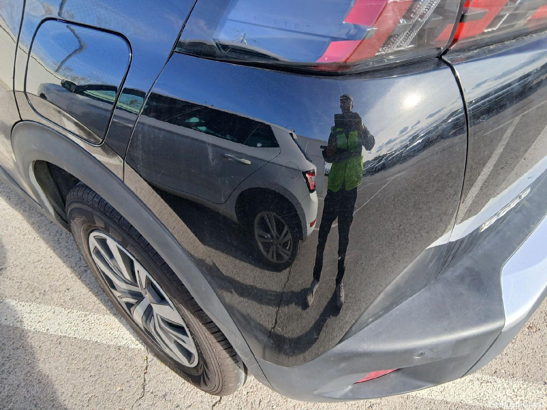  Peugeot  2008 PEUGEOT  / 2019 / 5P / todoterreno Active Puretech 100 S&S BVM6 #24