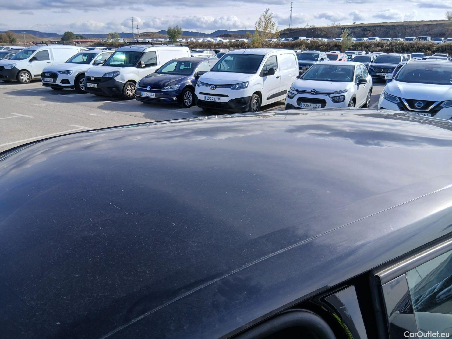  Peugeot  2008 PEUGEOT  / 2019 / 5P / todoterreno Active Puretech 100 S&S BVM6 #15