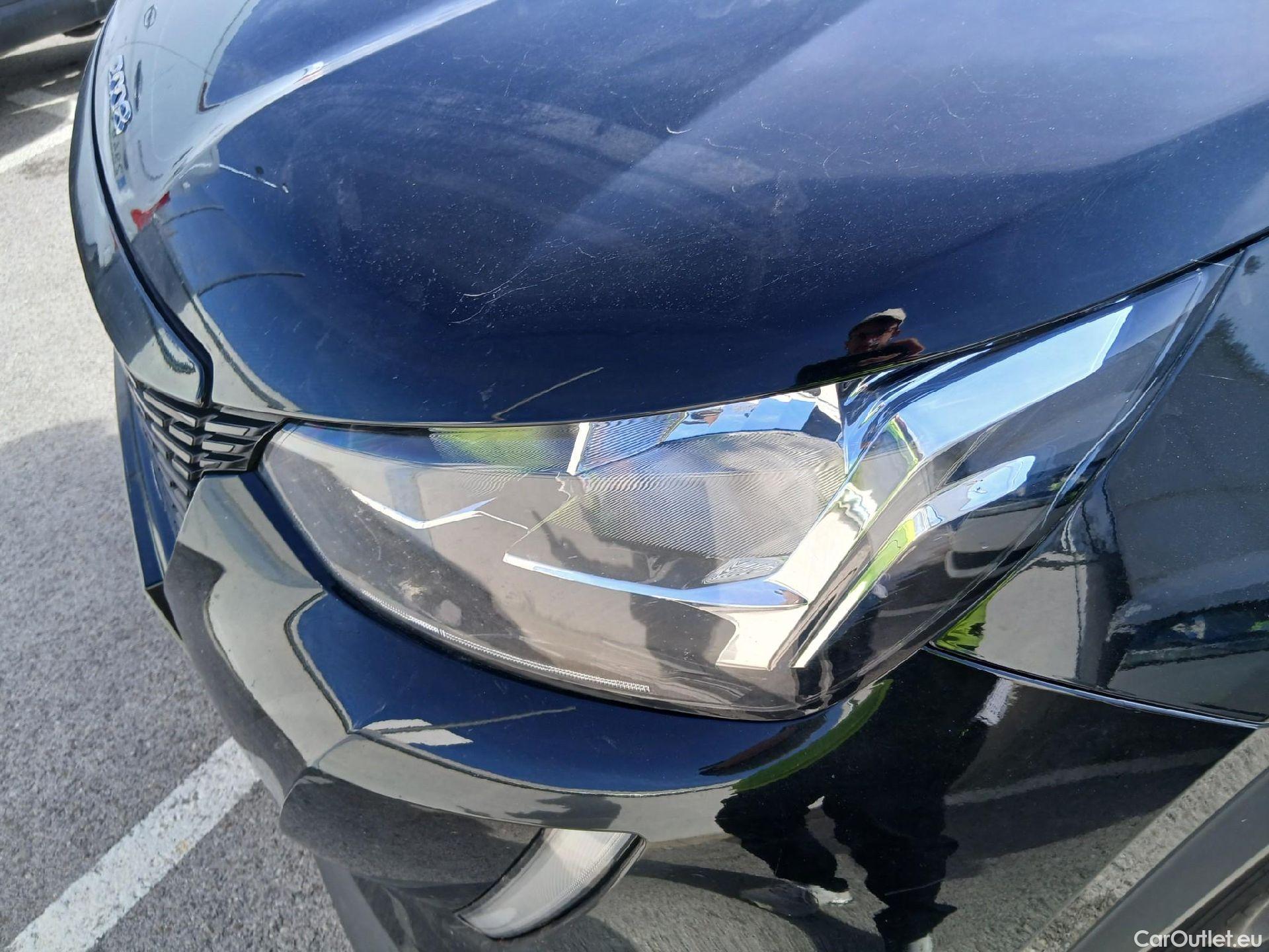  Peugeot  2008 PEUGEOT  / 2019 / 5P / todoterreno Active Puretech 100 S&S BVM6 #11