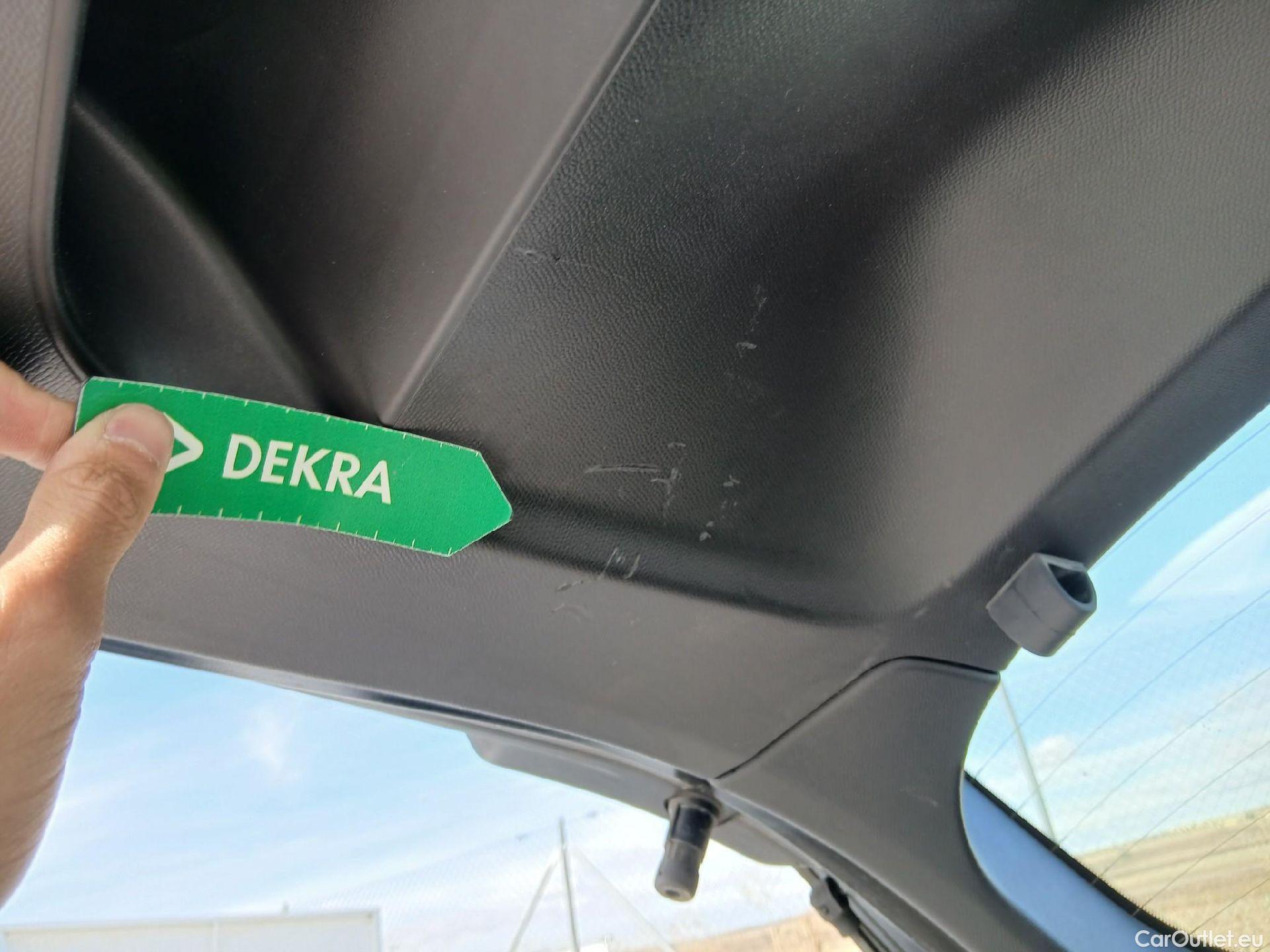  Peugeot  2008 PEUGEOT  / 2019 / 5P / todoterreno Active Puretech 100 S&S BVM6 #27