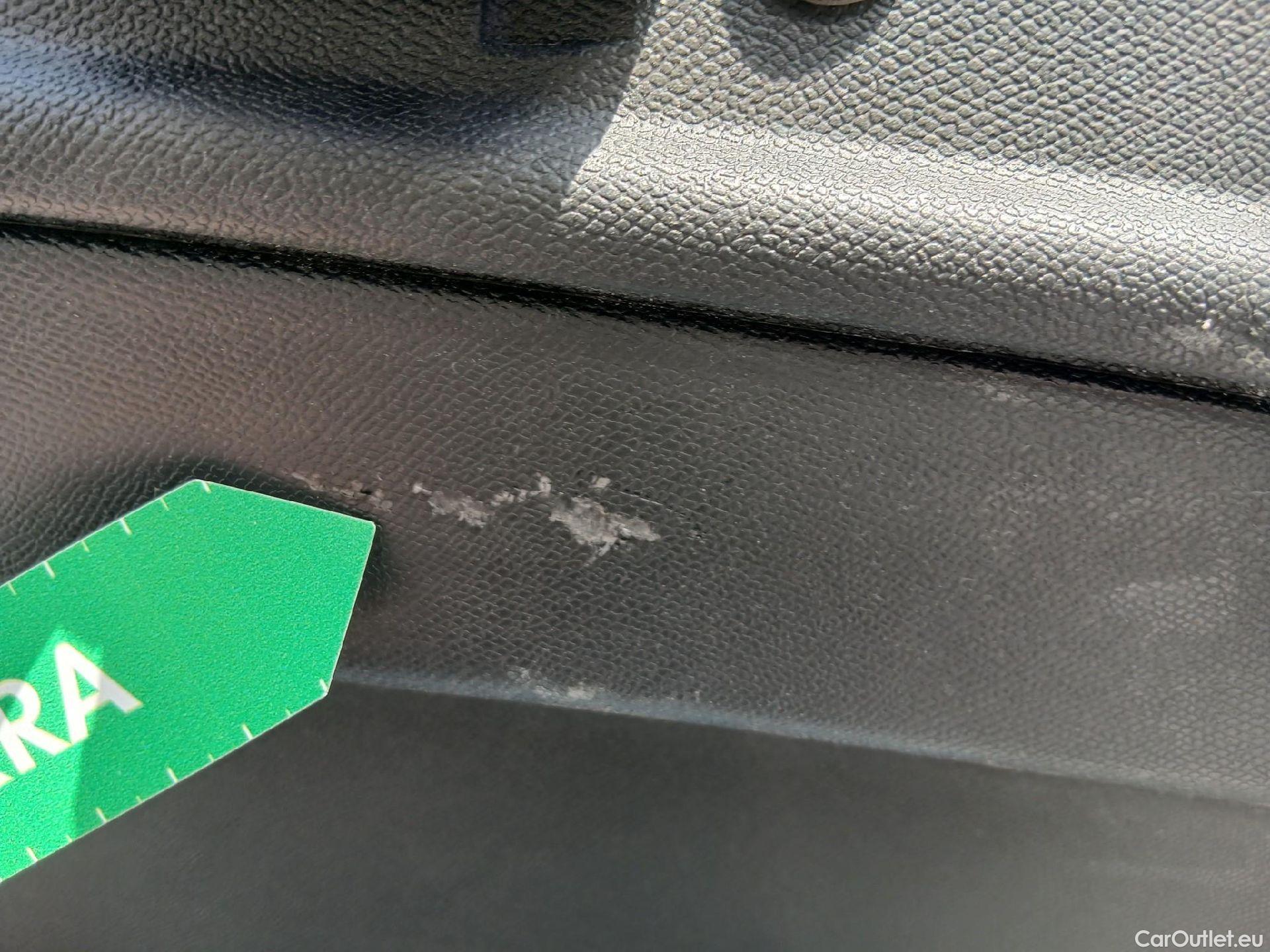  Peugeot  308 PEUGEOT  / 2017 / 5P / berlina con portón 5p Active Pack PureTech 110 S&S (AC) #8