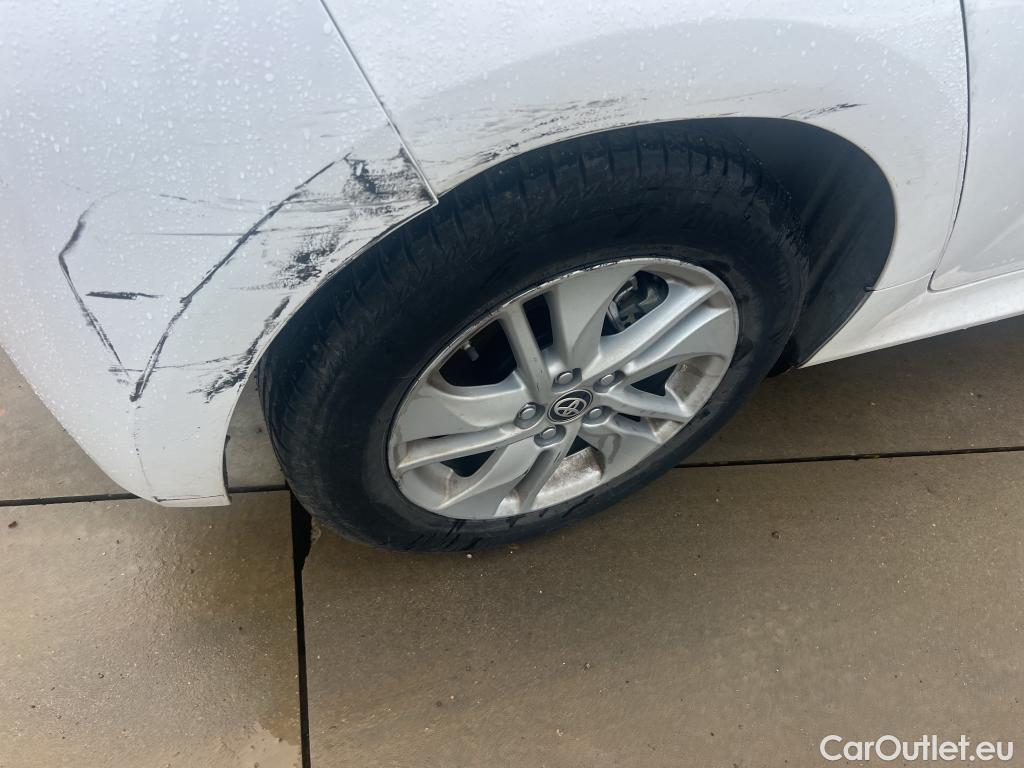  Toyota  Yaris TOYOTA  / 2020 / 5P / berlina con portón 1.5 120H Business Plus #8