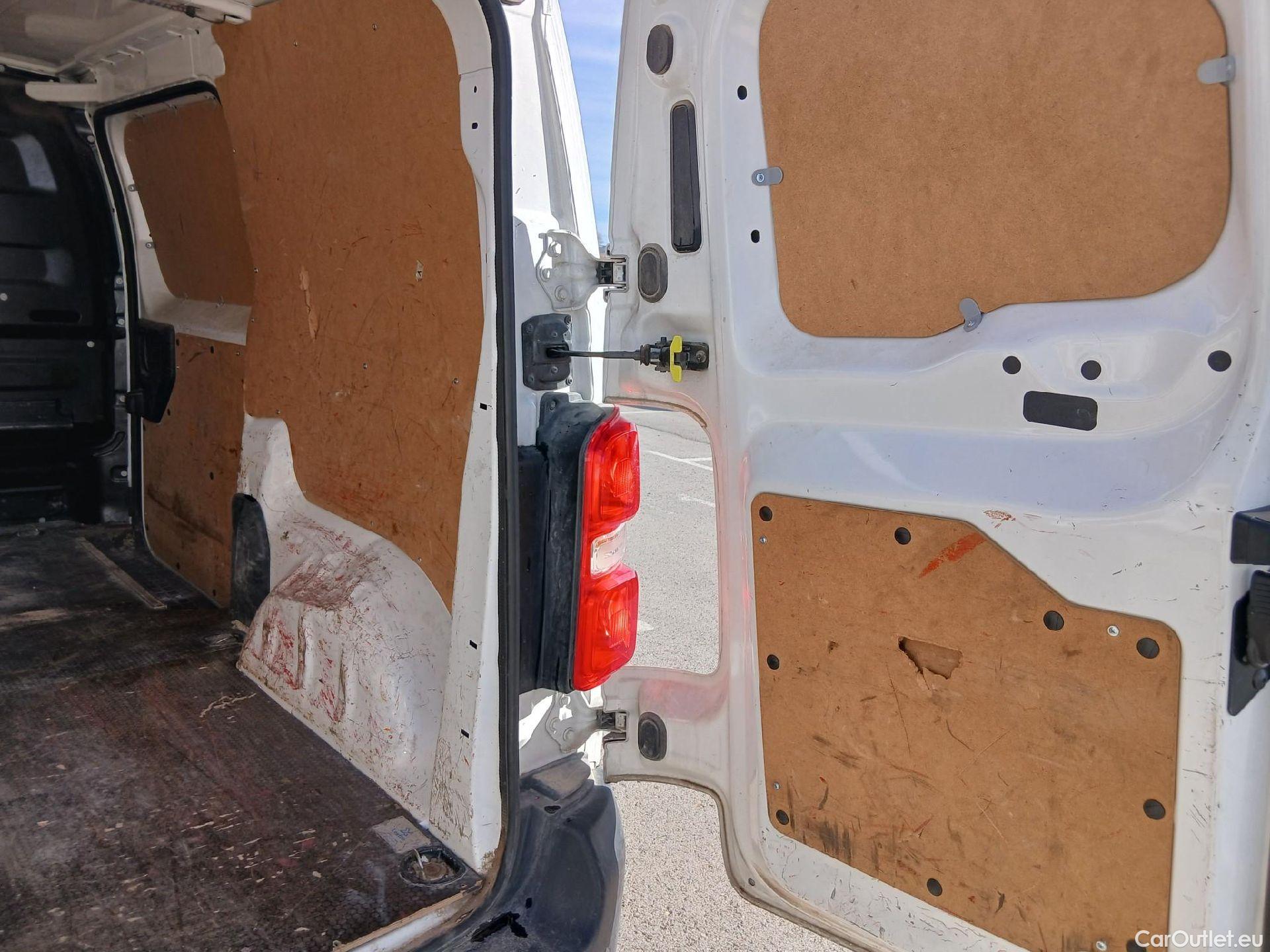  Opel  Vivaro OPEL  / 2019 / 4P / furgón 1.5 Diésel 88kW (120CV) M Std Select #2