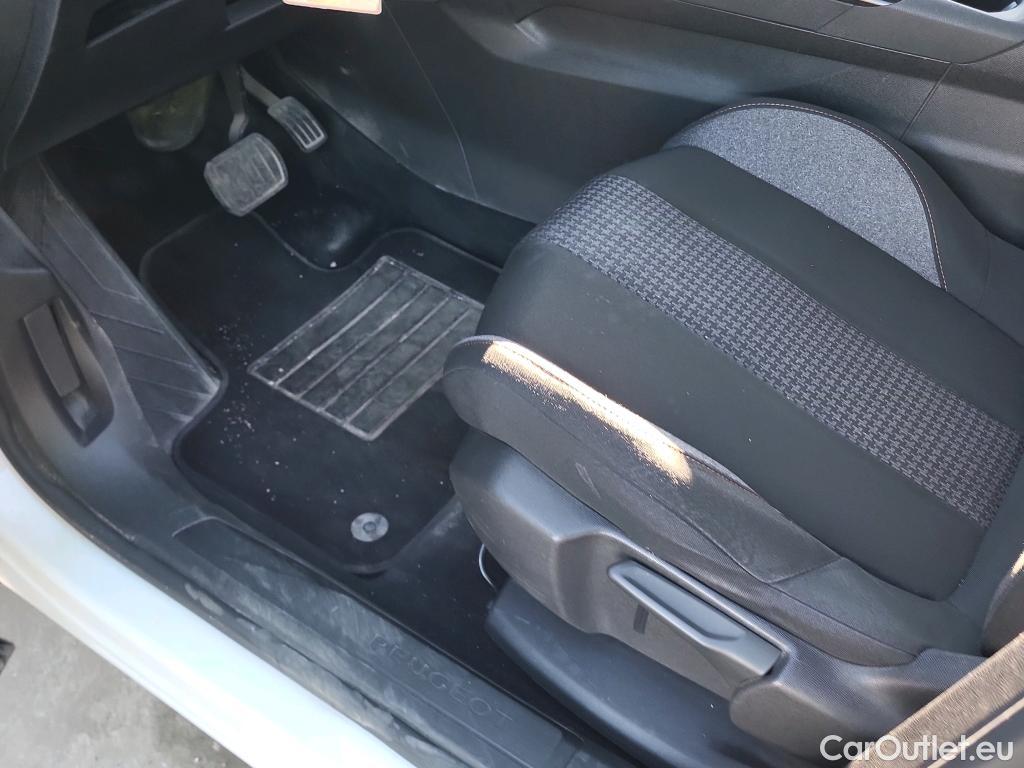  Peugeot  3008 PEUGEOT  / 2016 / 5P / todoterreno 1.5 BlueHDi 96kW (130CV) S&S Active EAT8 #12